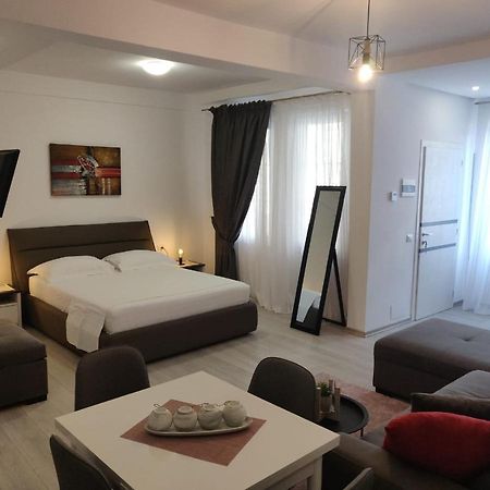 E&A Apartments Guesthouse Дуррес Экстерьер фото