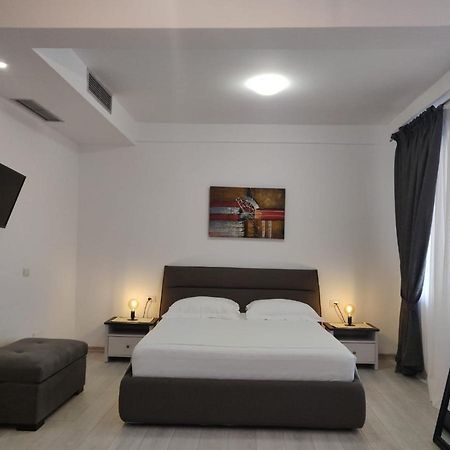 E&A Apartments Guesthouse Дуррес Экстерьер фото