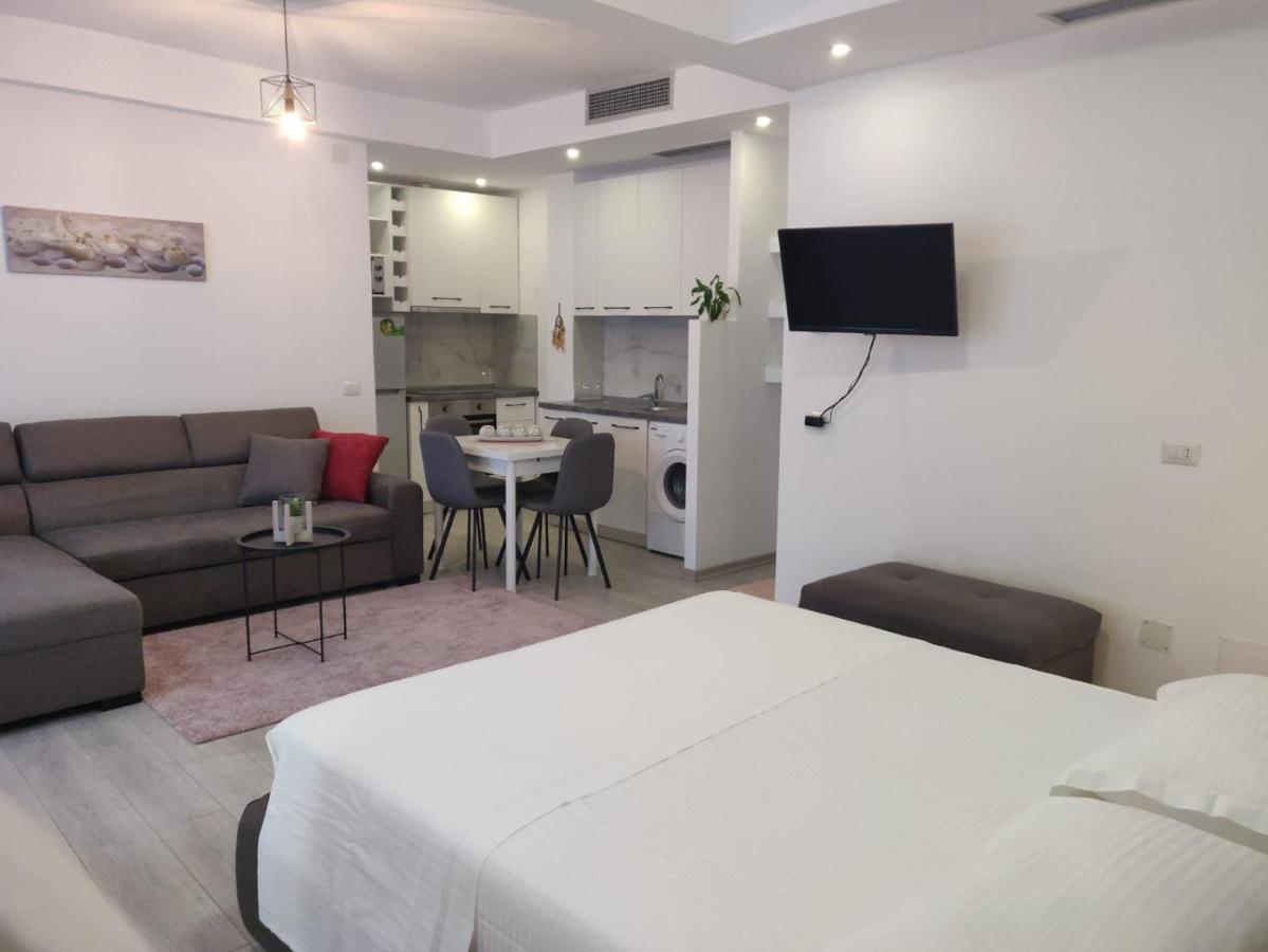 E&A Apartments Guesthouse Дуррес Экстерьер фото