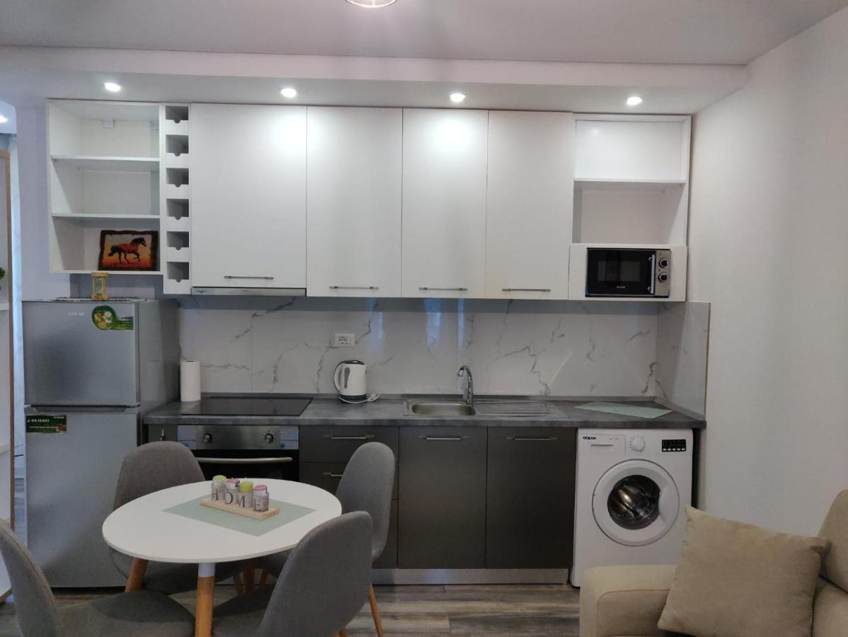 E&A Apartments Guesthouse Дуррес Экстерьер фото