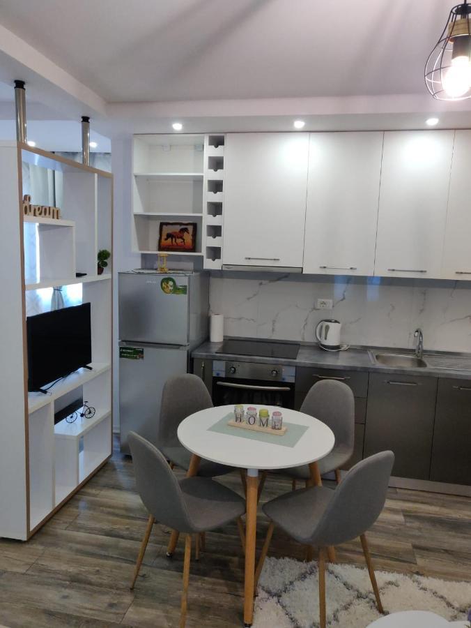 E&A Apartments Guesthouse Дуррес Экстерьер фото