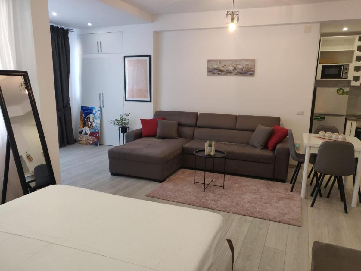 E&A Apartments Guesthouse Дуррес Экстерьер фото