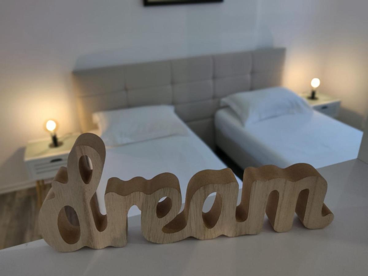 E&A Apartments Guesthouse Дуррес Экстерьер фото